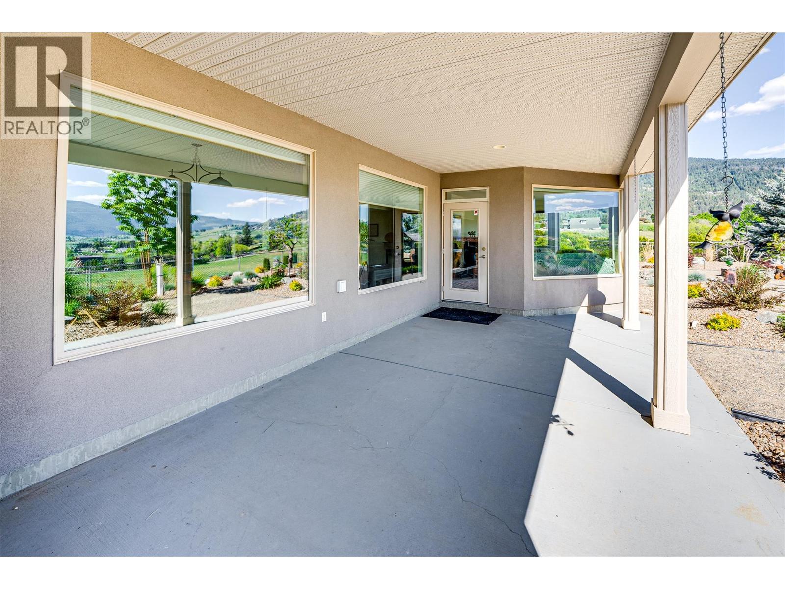 900 33 Avenue - 75