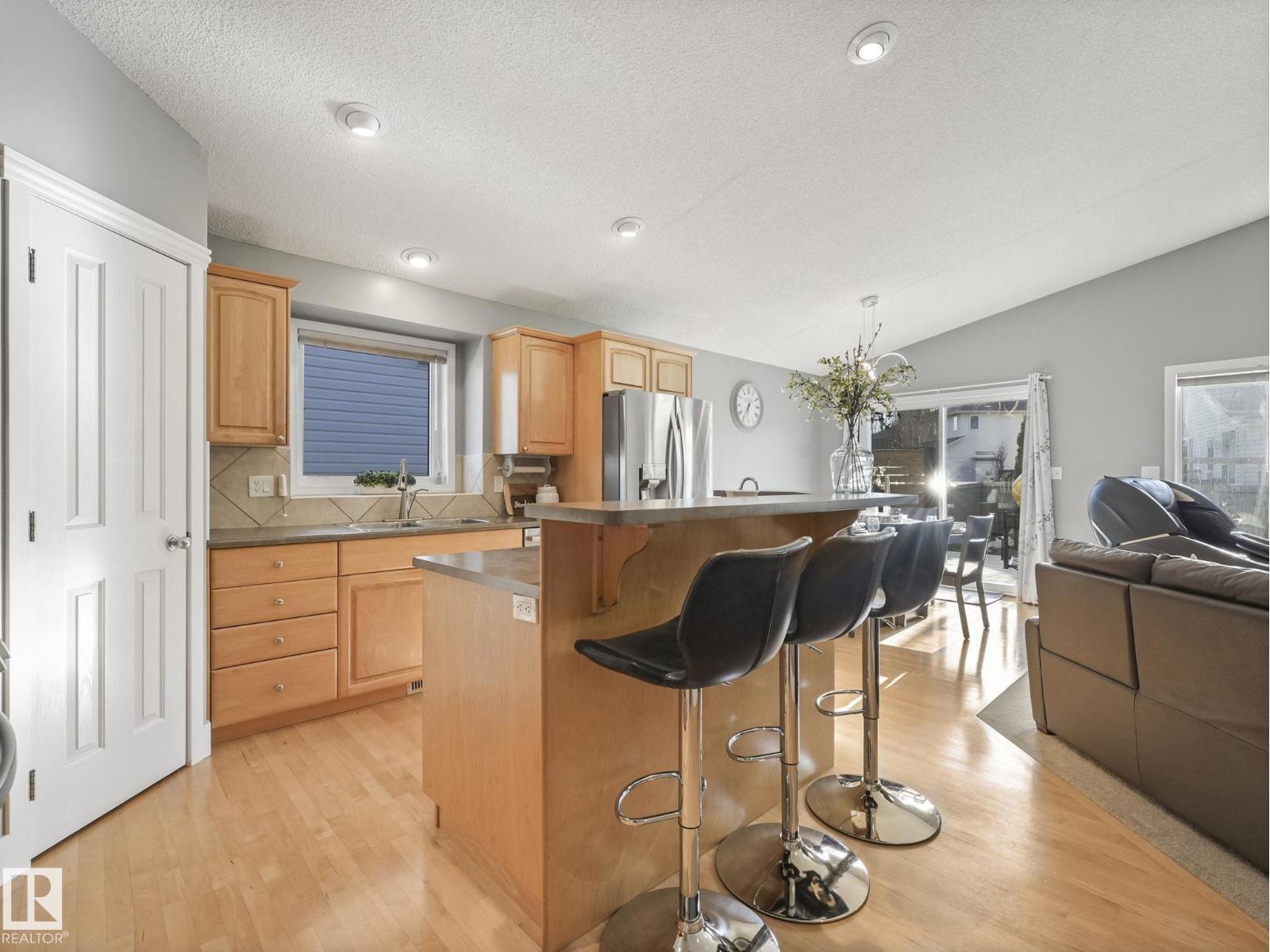 3 RENAUD CO, Beaumont