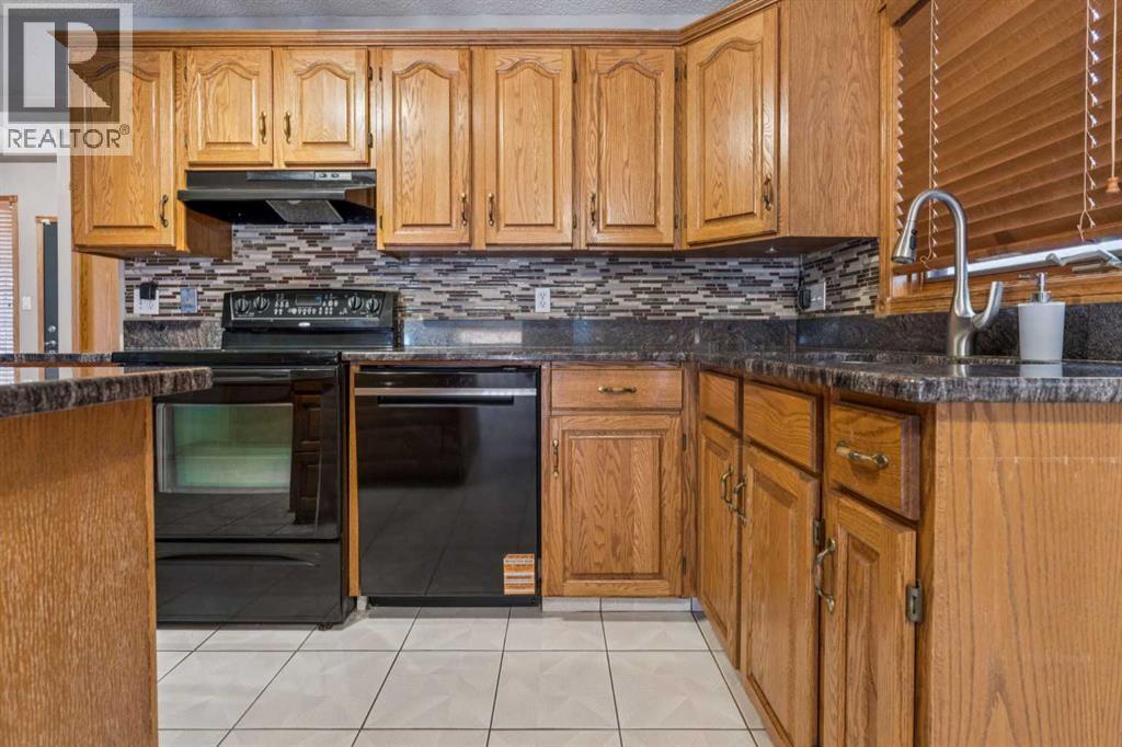 7117 California Boulevard Northeast - Photo 11