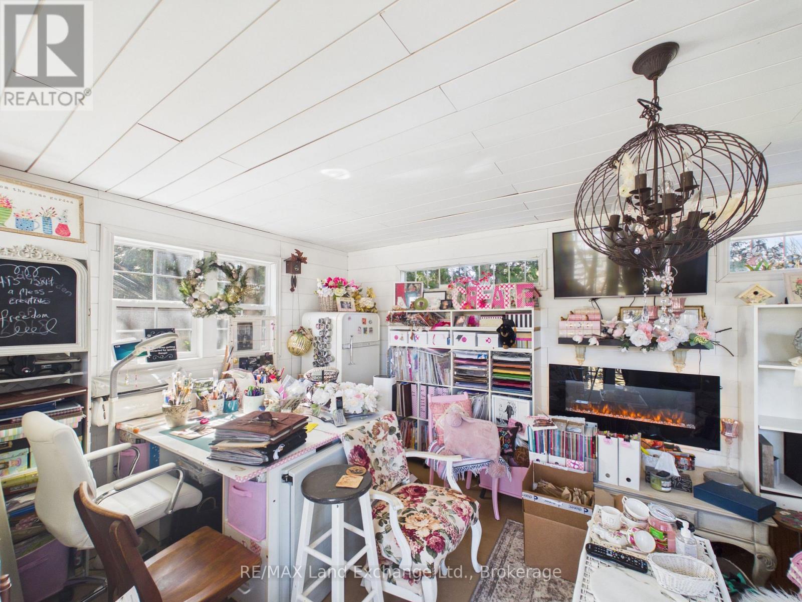 15 NORTH CEDAR LANE - 22