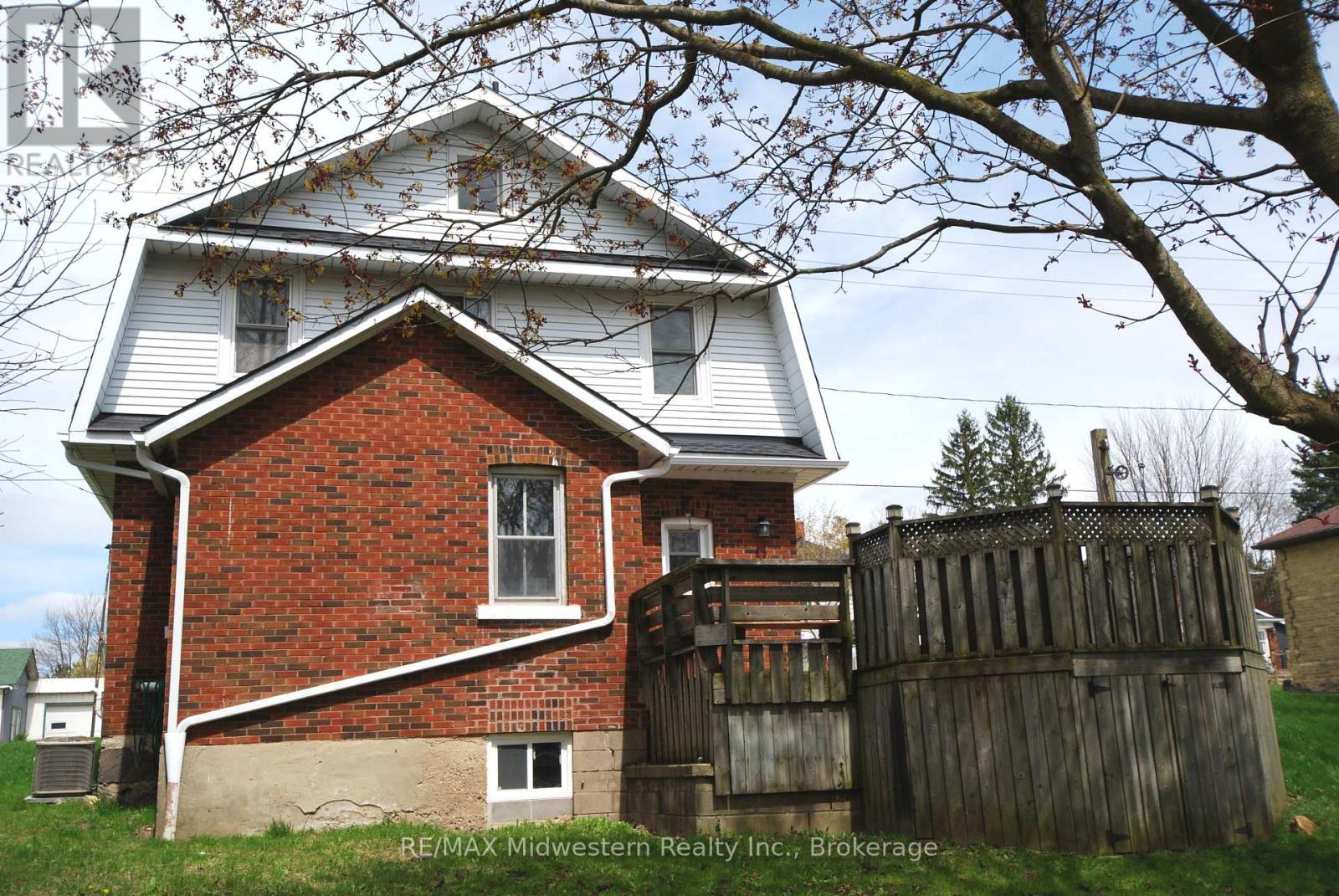 200 ELORA STREET S - Image 2