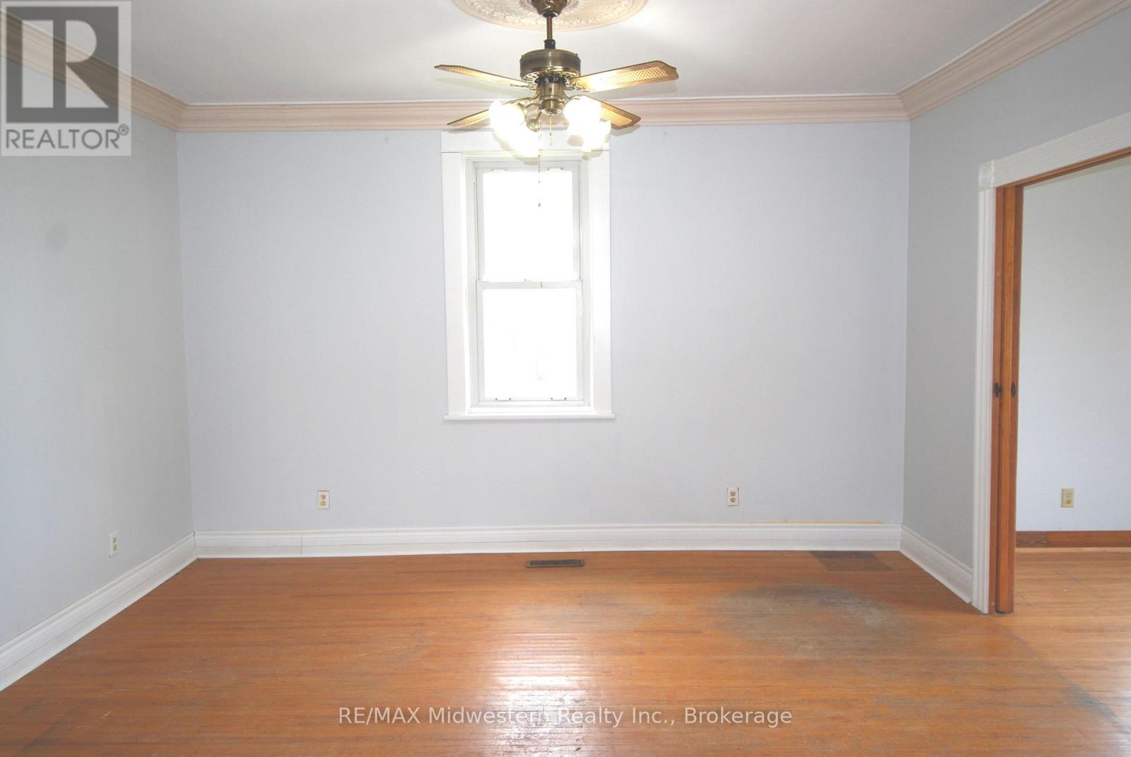 200 ELORA STREET S - 5