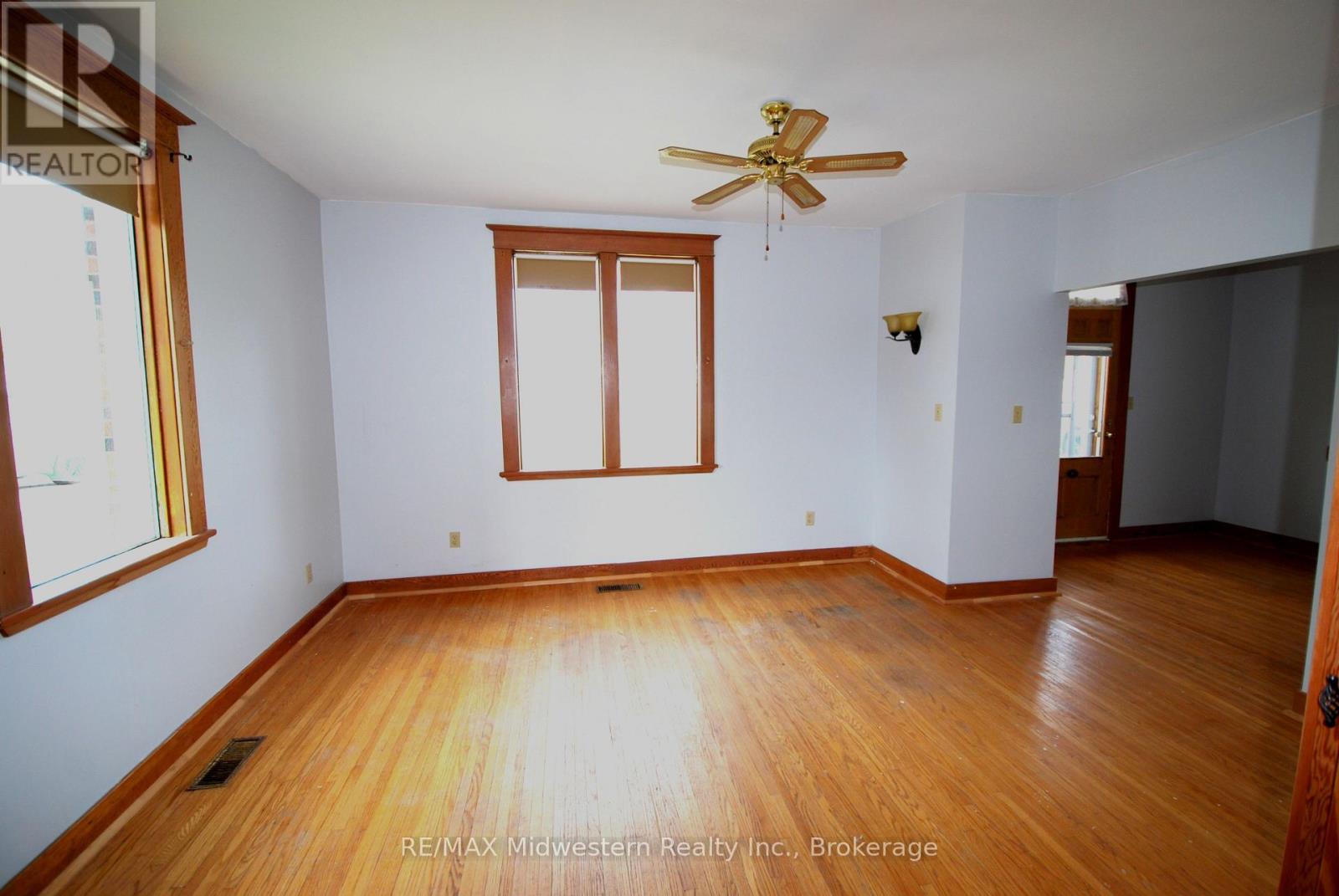 200 ELORA STREET S - 6