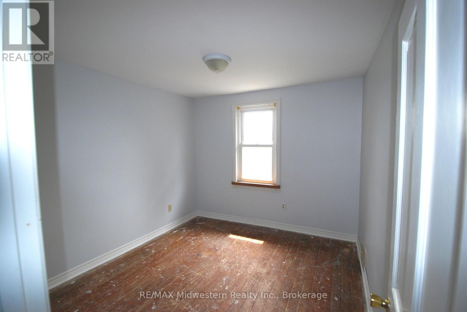 200 ELORA STREET S - 8