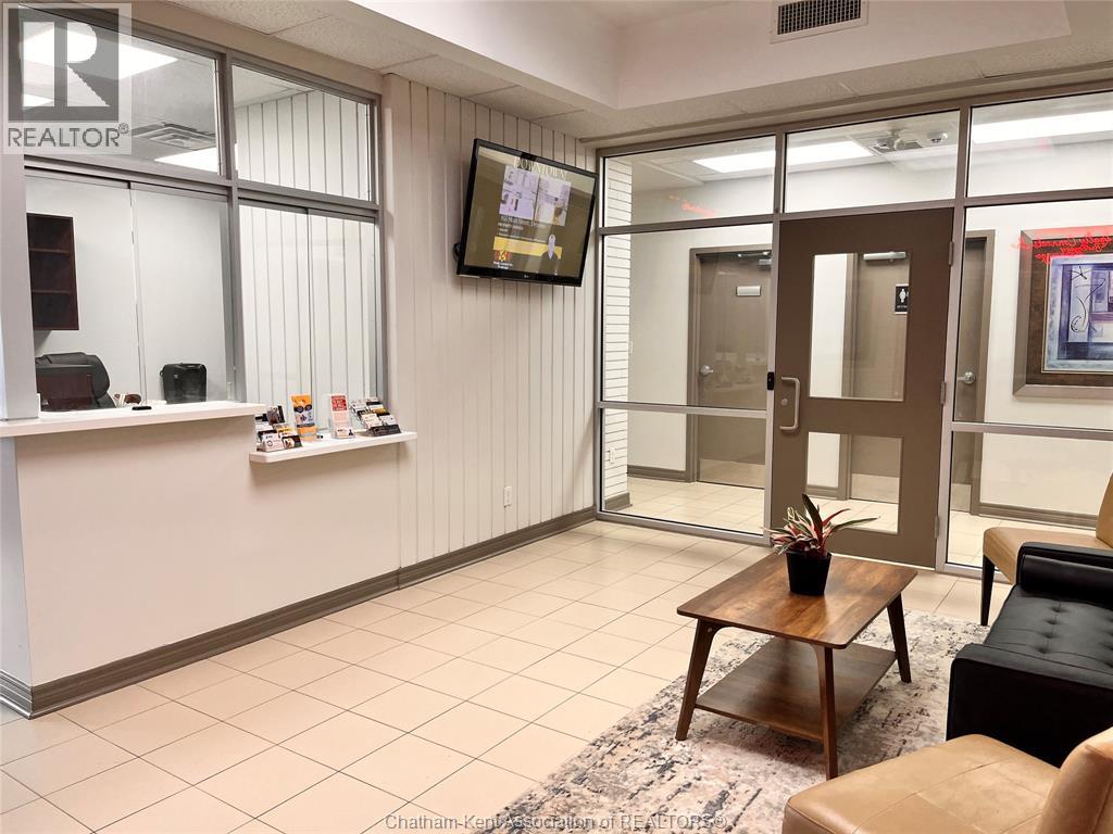 19 Raleigh STREET, Chatham, Ontario, N7M2M6 — Photo 4