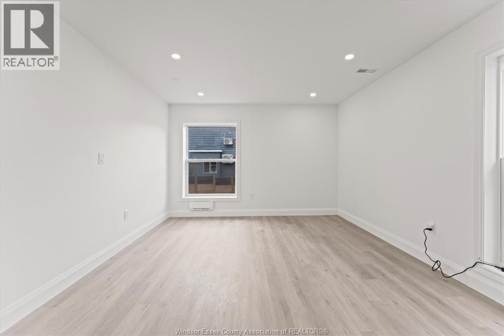 702 PIERRE Unit# 1, Windsor, Ontario, N9A2K5 — Photo 4