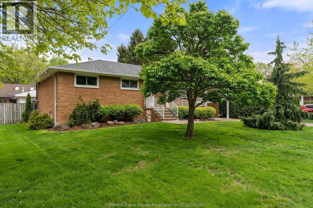 4018 Casgrain, Windsor, Ontario, N9G2A5 — Photo 4