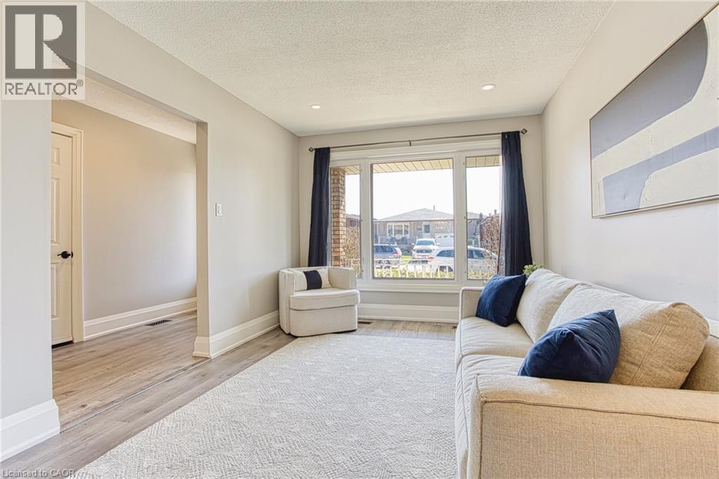4 COLGATE Court, Hamilton, Ontario, L9C6Z6 — Photo 7
