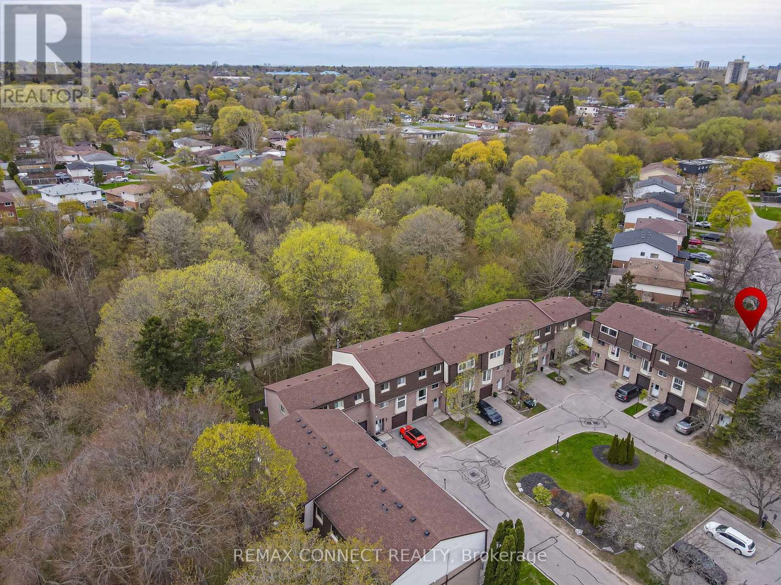#37 350 CAMELOT COURT - 31