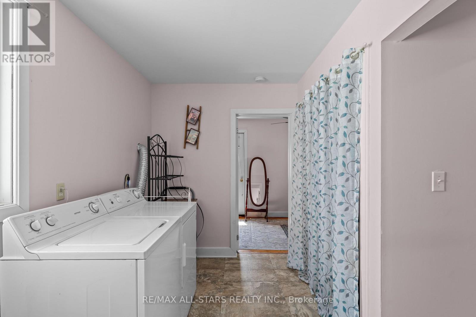 39 FRANCIS STREET W - 31