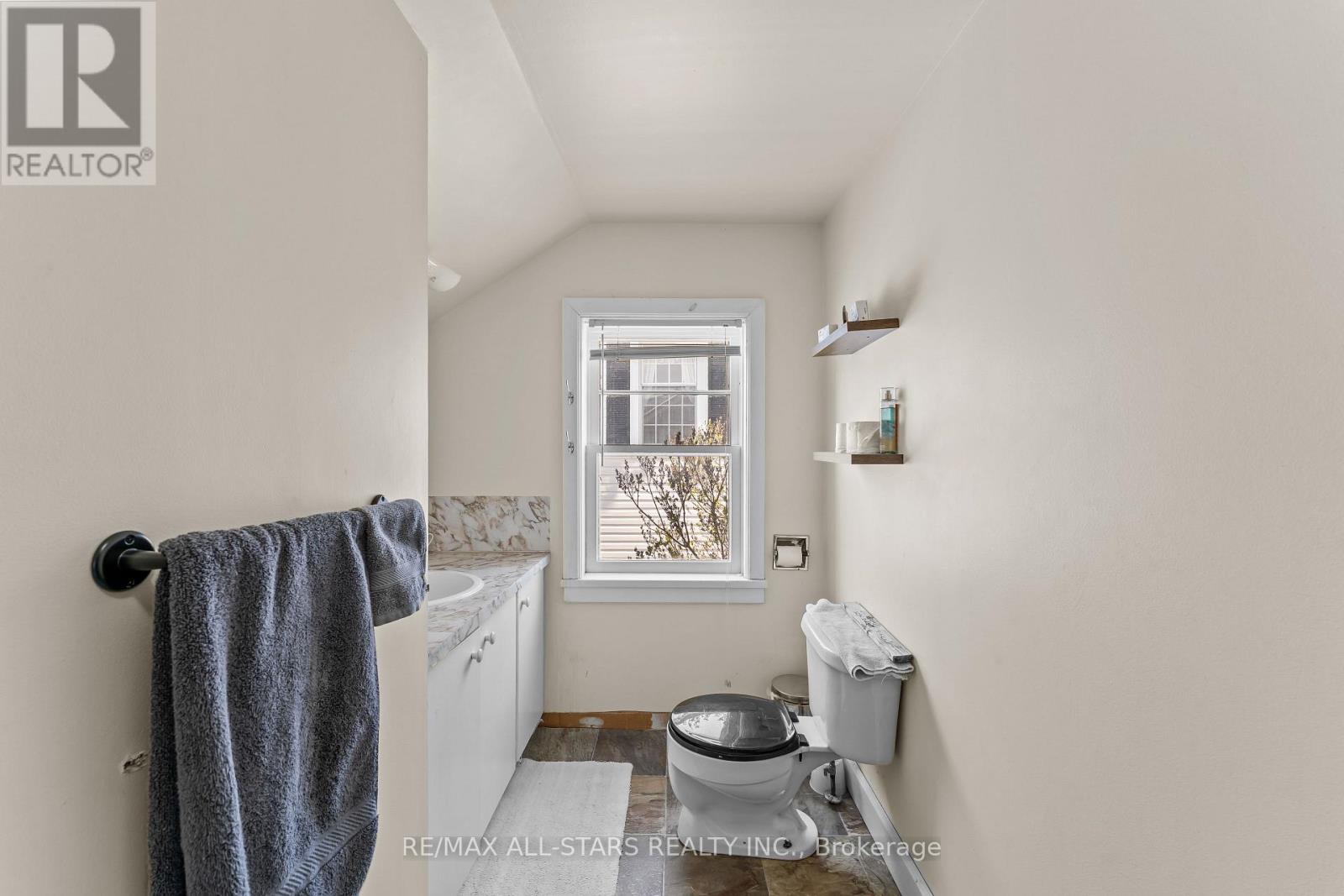 39 FRANCIS STREET W - 27