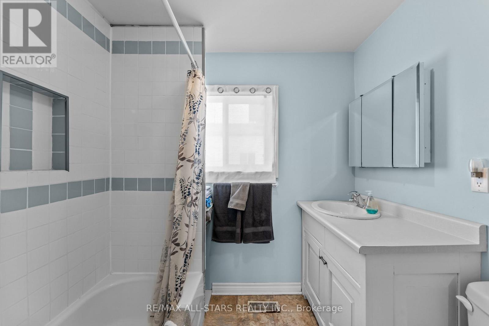 39 FRANCIS STREET W - 33