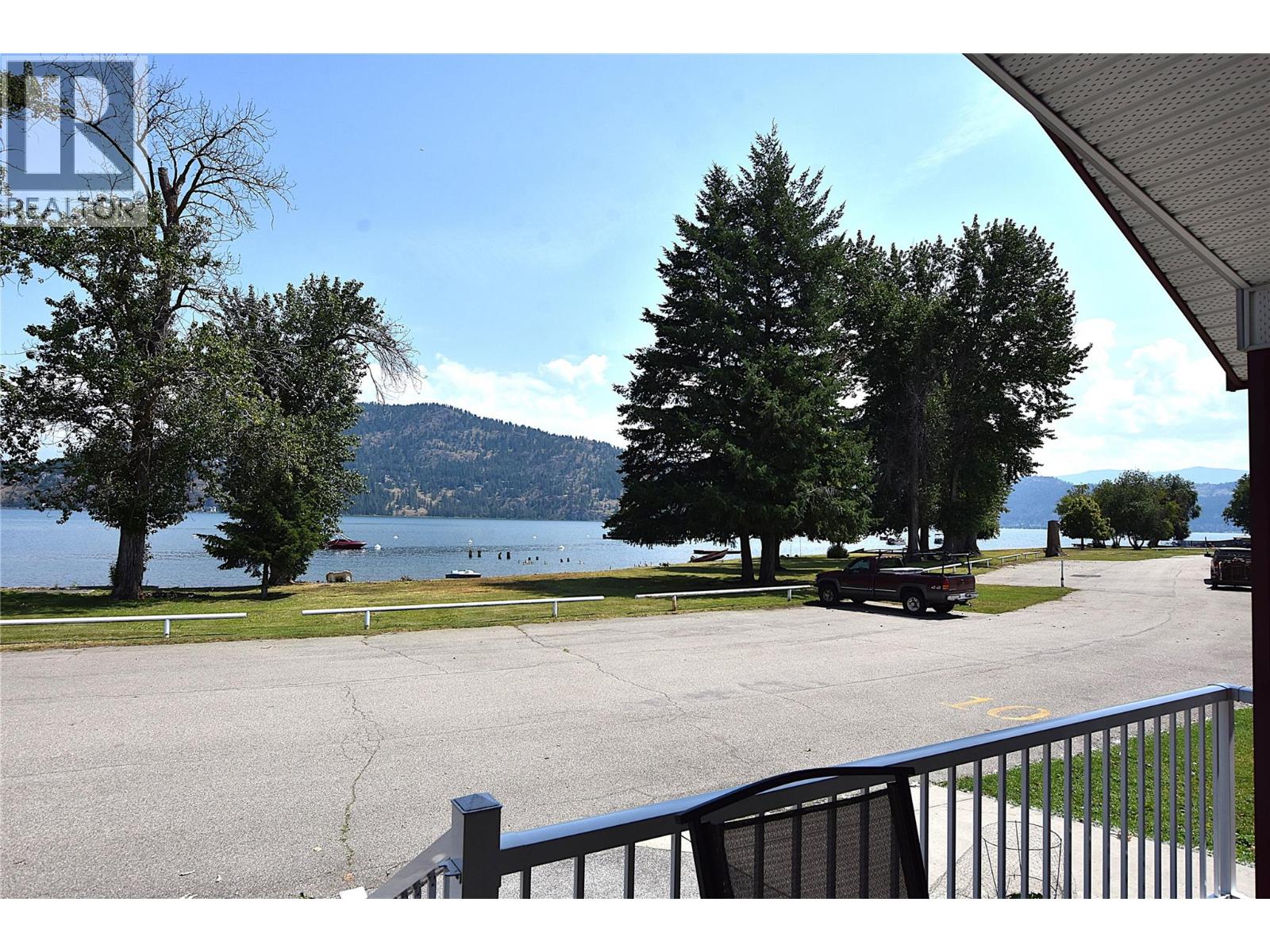 39 Lakeshore Drive, Vernon