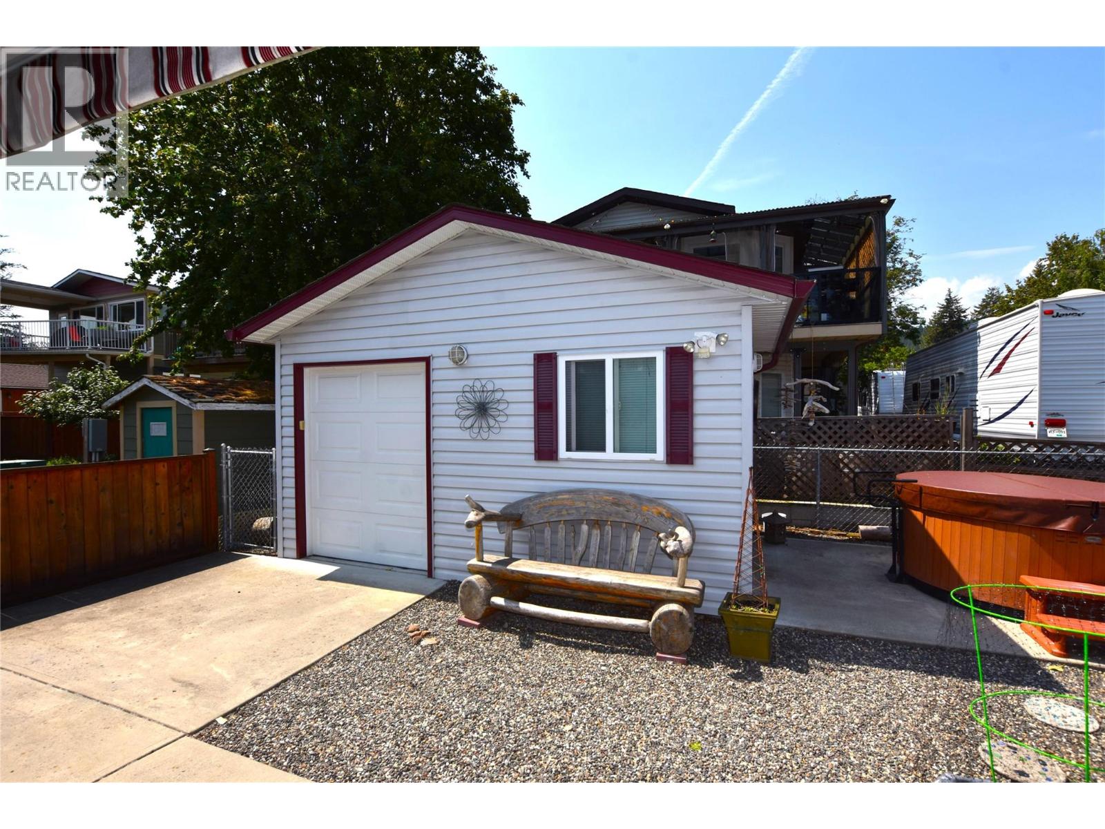 39 Lakeshore Drive - 40