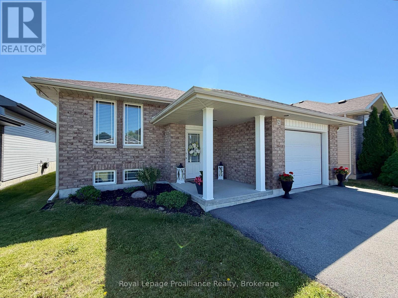 121 GREENHILL LANE - 2