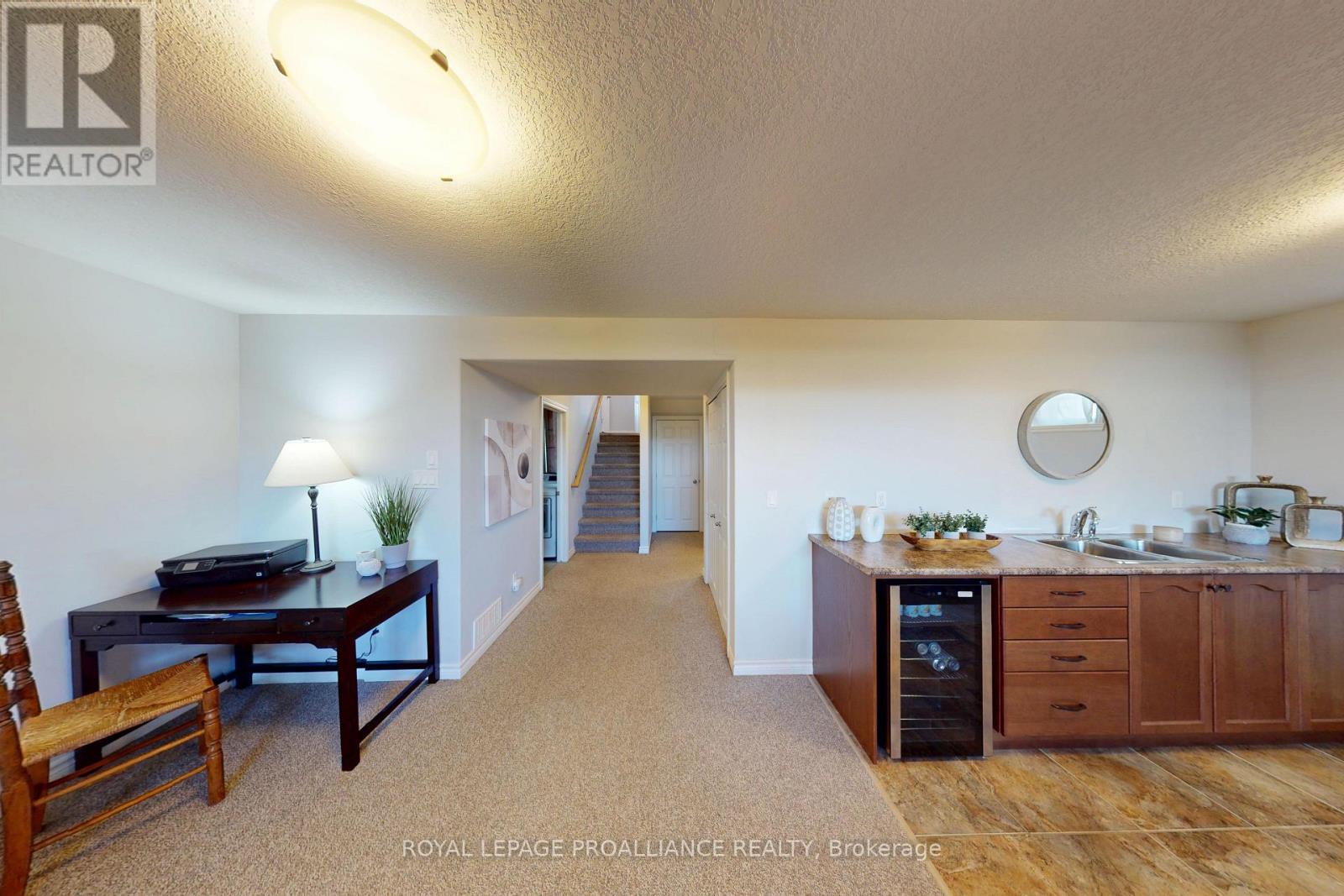 121 GREENHILL LANE - 23