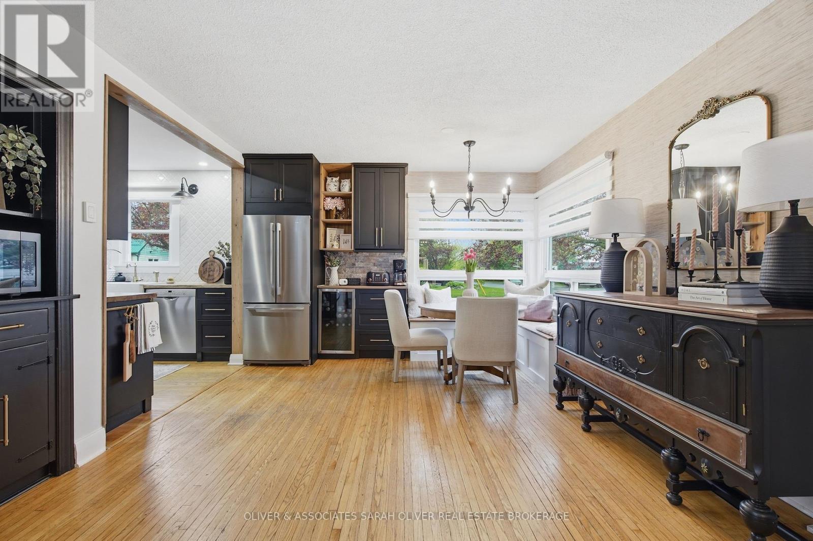 755 VICTORIA STREET - 7