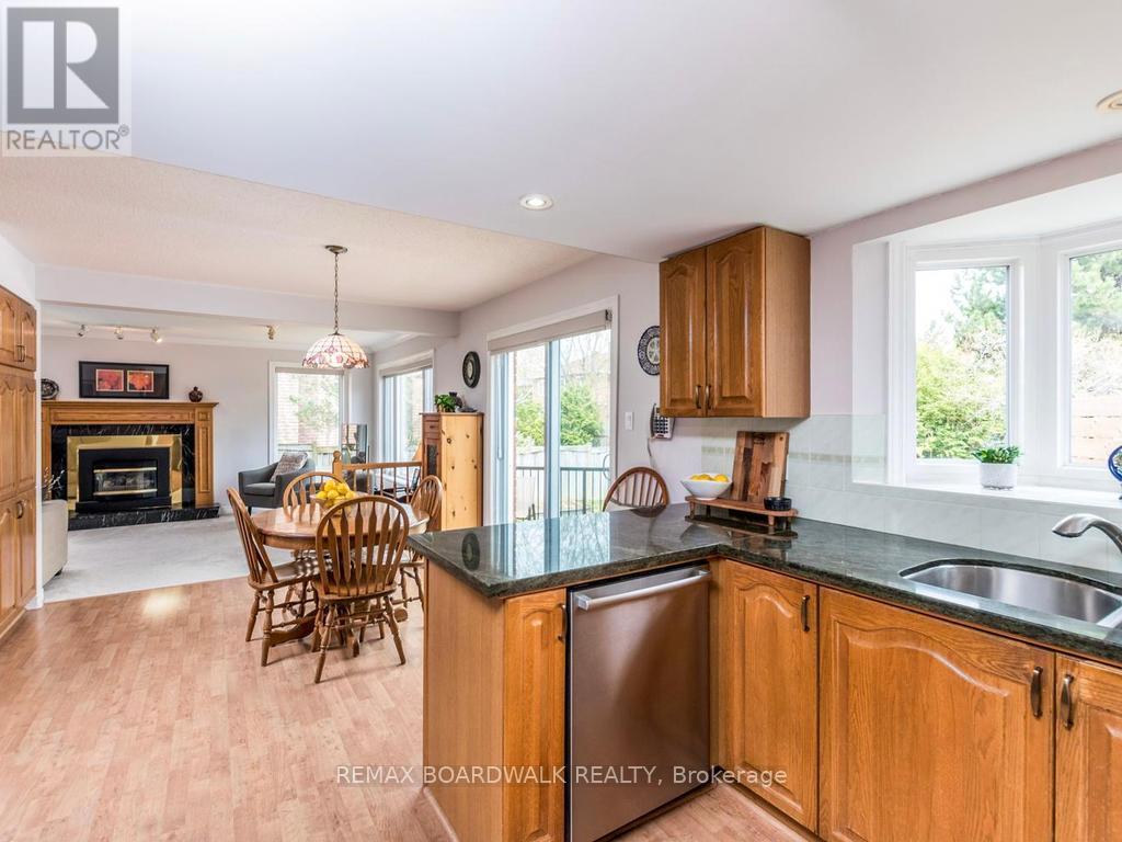 42 SLADE CRESCENT - 12