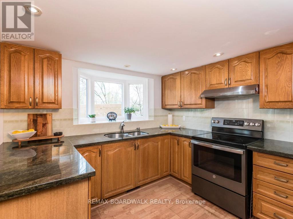 42 SLADE CRESCENT - 15