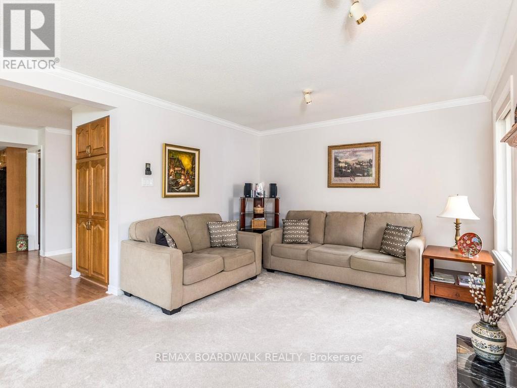 42 SLADE CRESCENT - 18