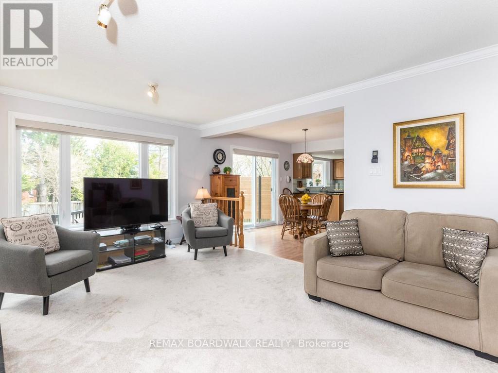 42 SLADE CRESCENT - 19