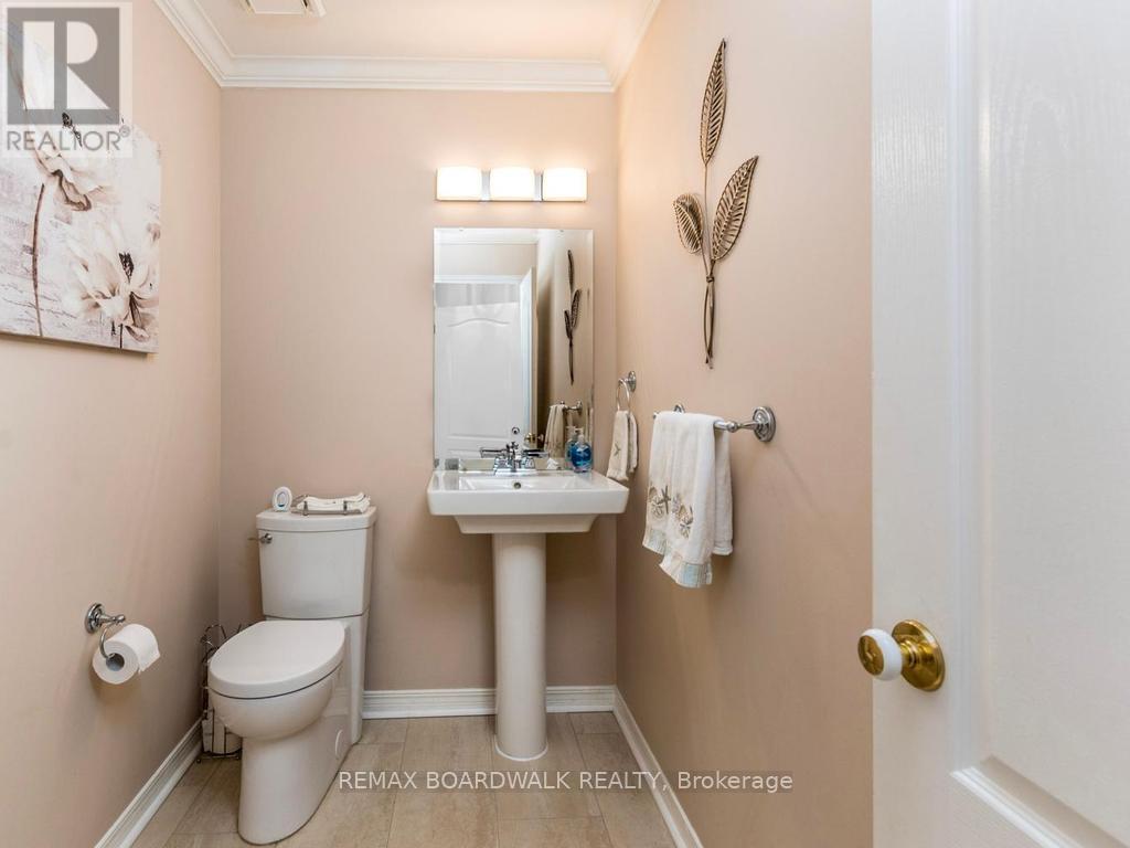 42 SLADE CRESCENT - 20