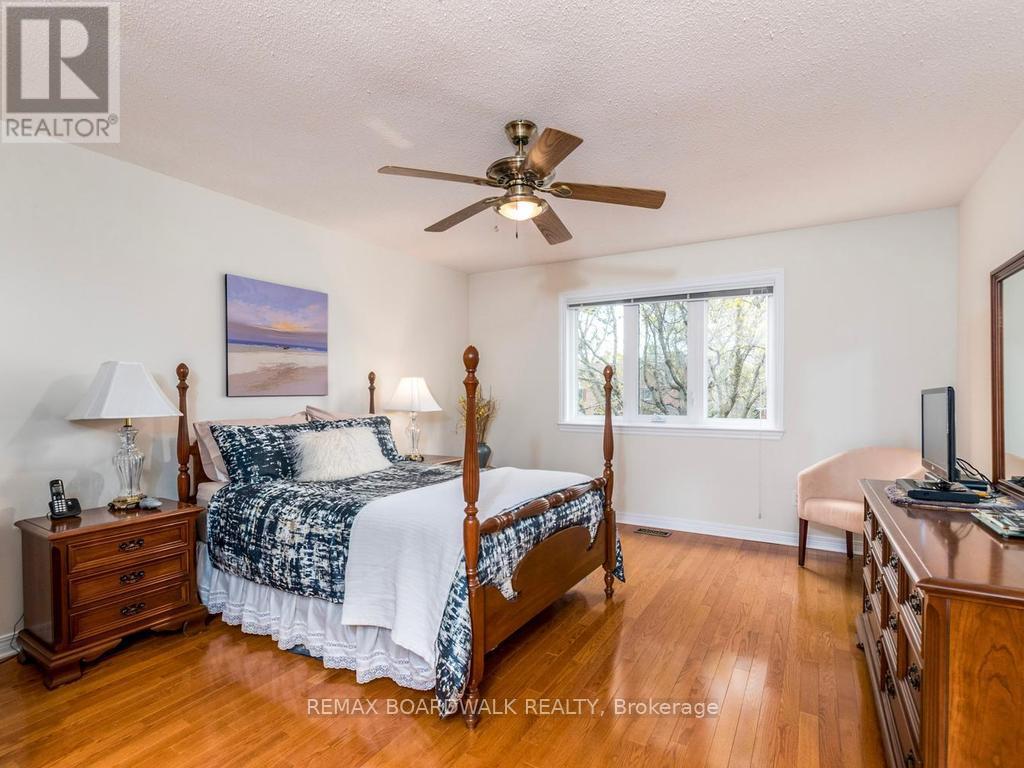 42 SLADE CRESCENT - 22