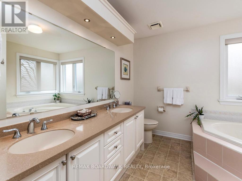 42 SLADE CRESCENT - 24