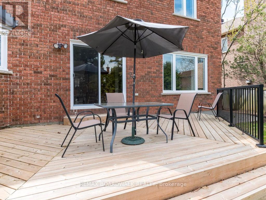 42 SLADE CRESCENT - 32