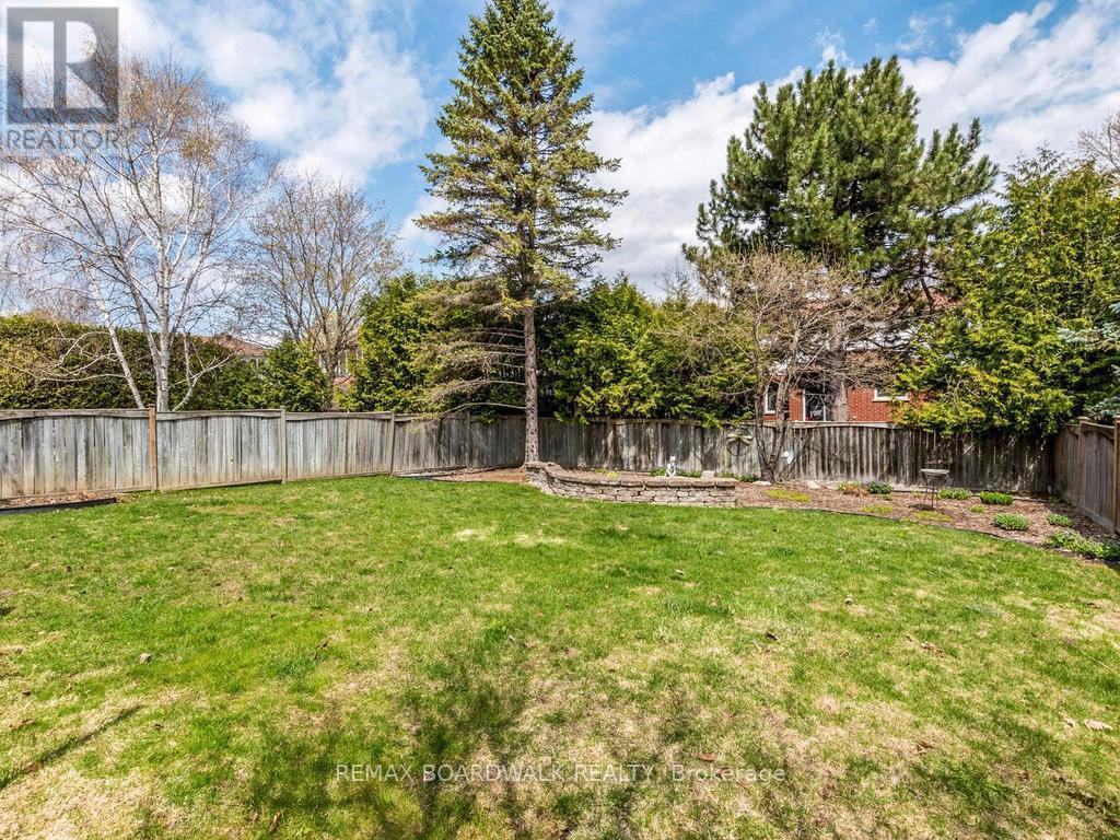 42 SLADE CRESCENT - 34