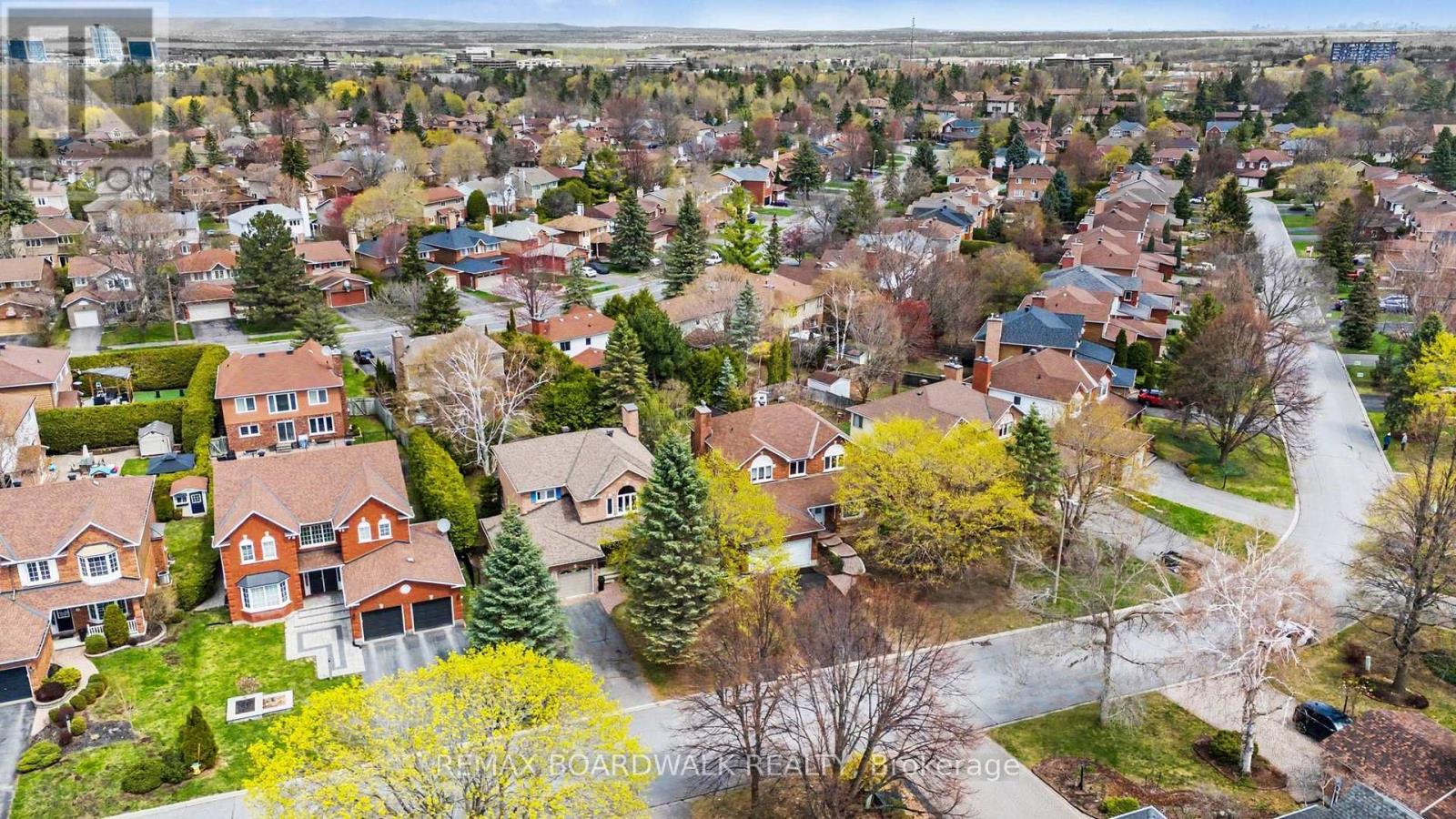 42 SLADE CRESCENT - 37