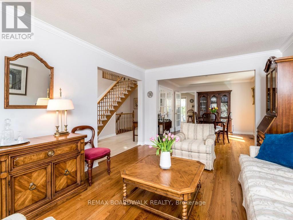 42 SLADE CRESCENT - 7