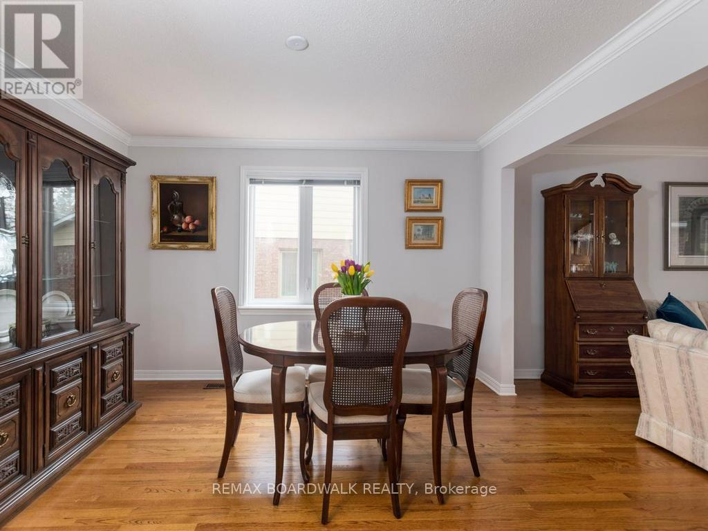 42 SLADE CRESCENT - 9