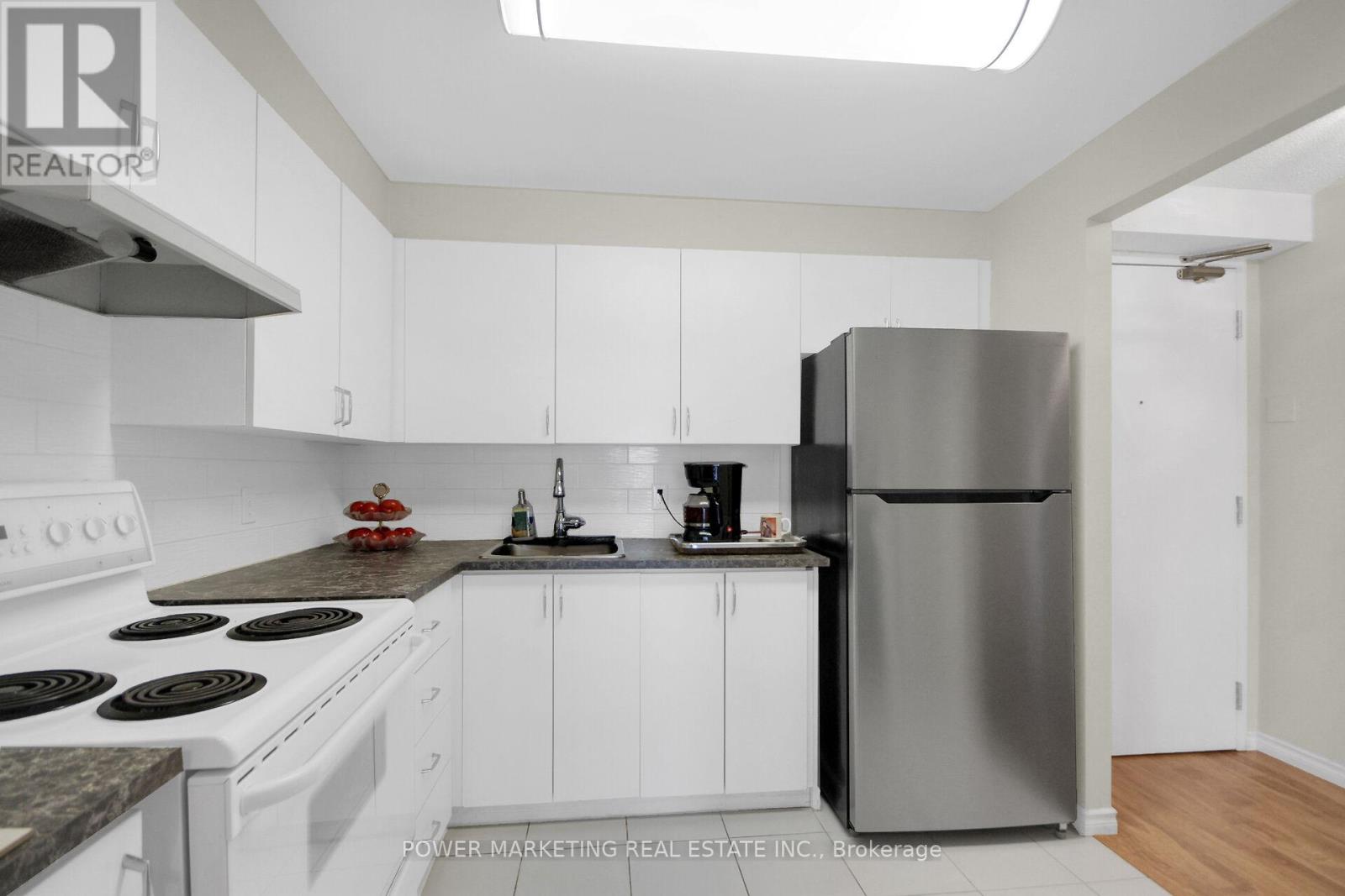 #212 1440 HERON ROAD - 16