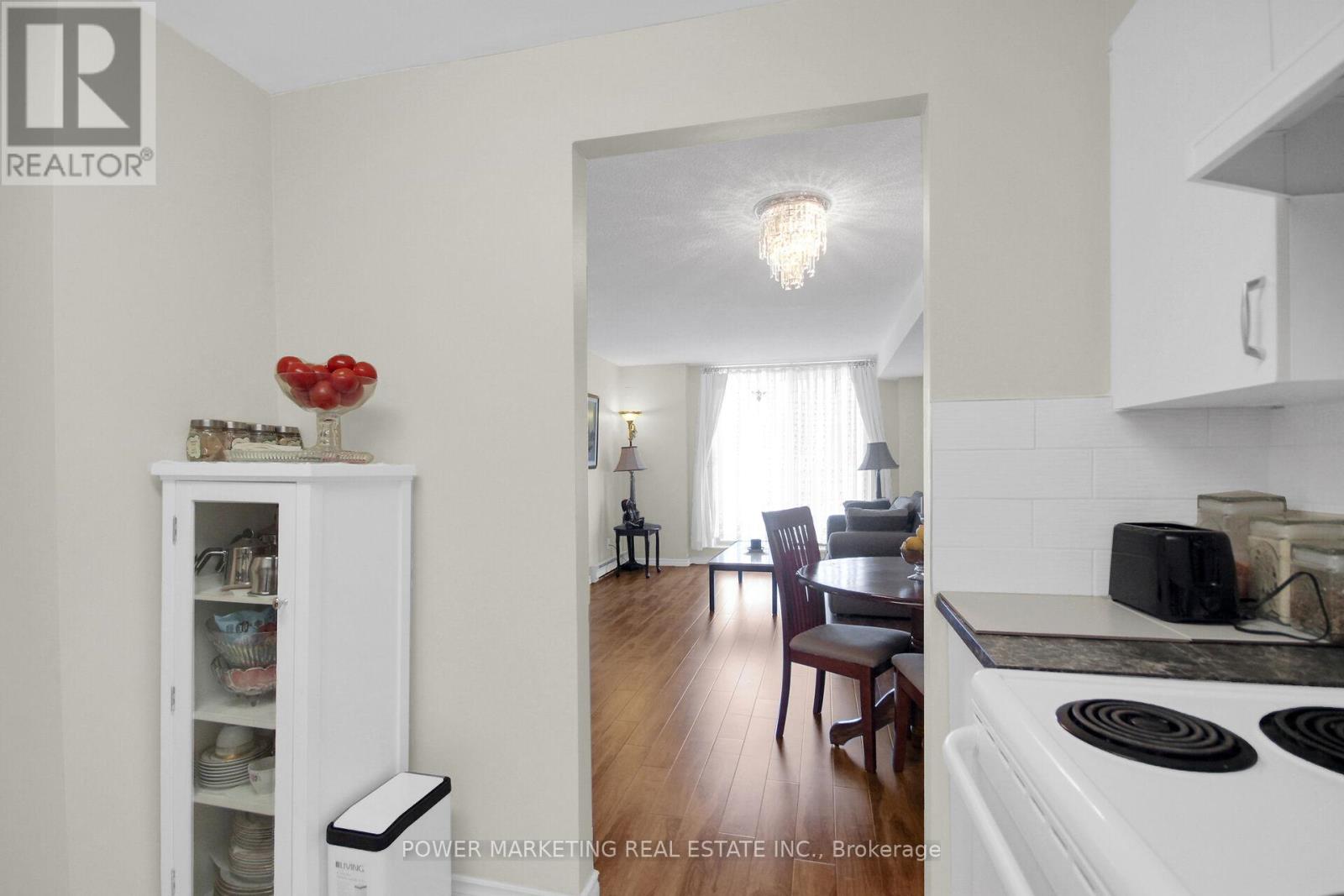 #212 1440 HERON ROAD - 18