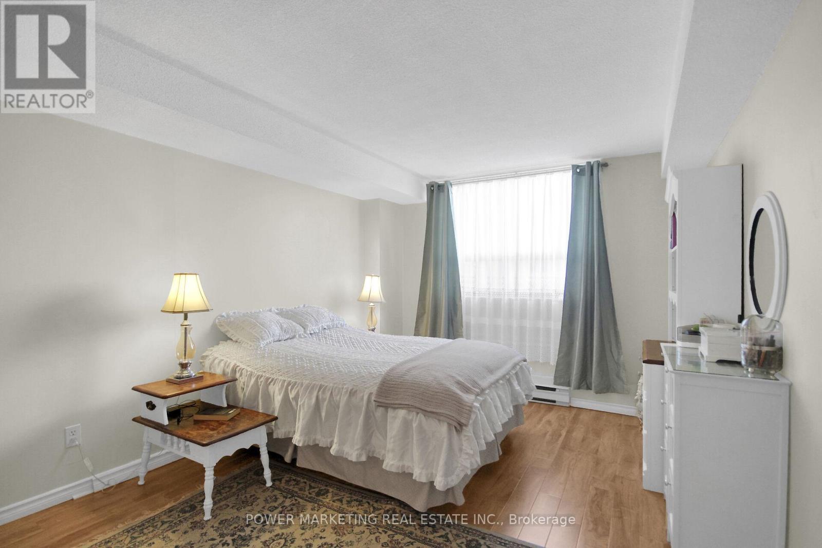 #212 1440 HERON ROAD - 34