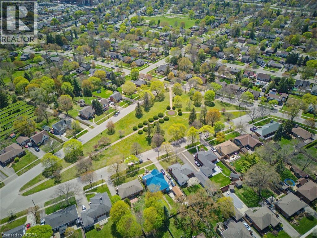 90 HENDERSON Avenue - 44
