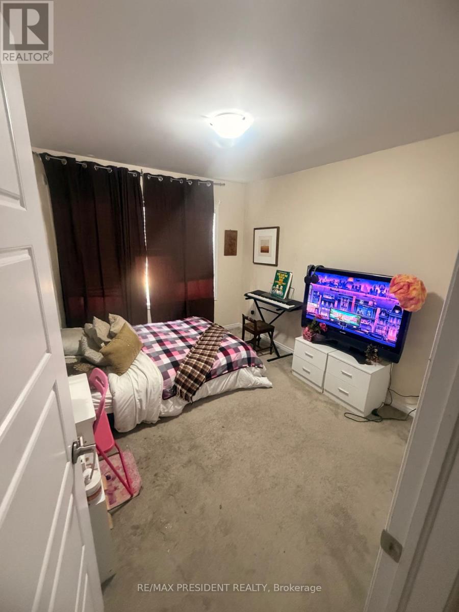 25 SEANESY DRIVE - 16