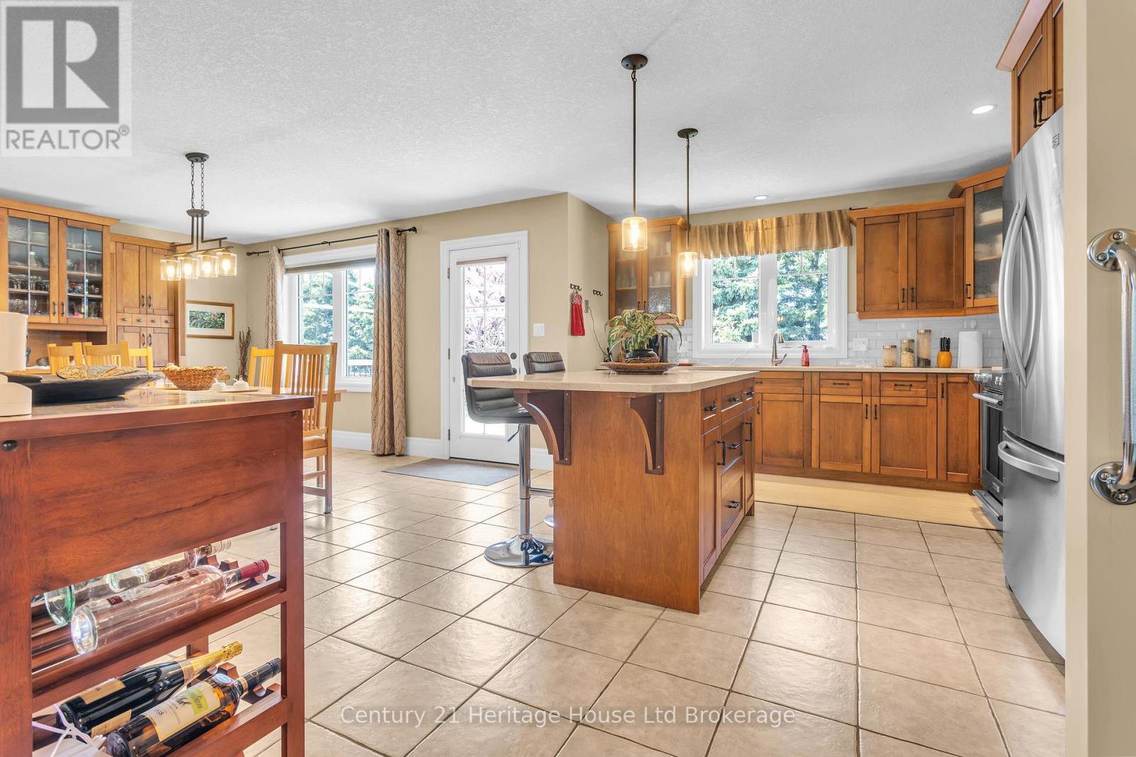 7 LYNDALE ROAD - 10