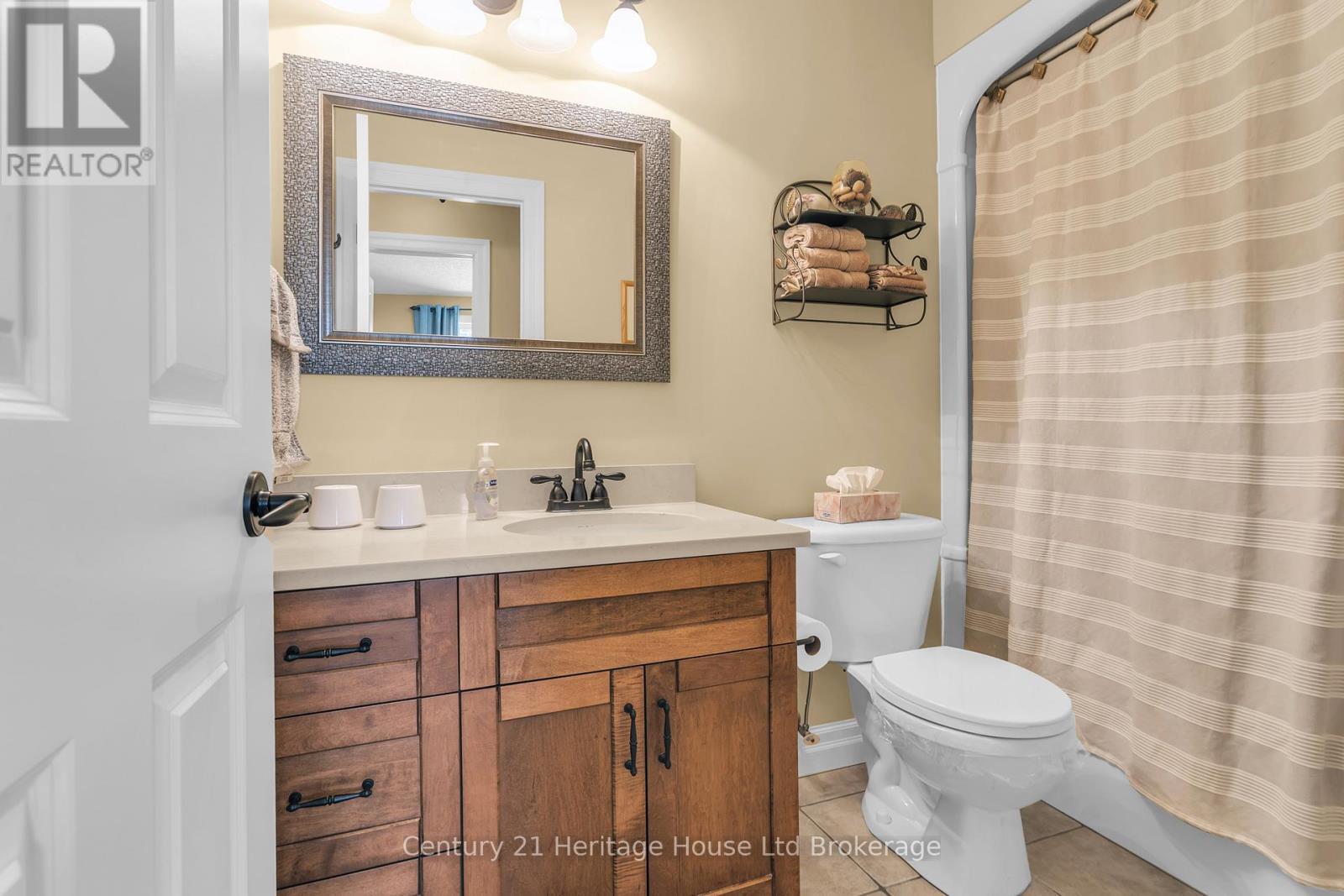 7 LYNDALE ROAD - 15