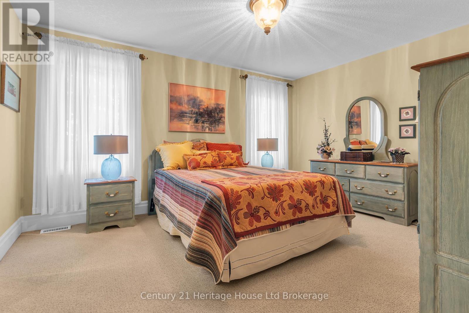 7 LYNDALE ROAD - 16