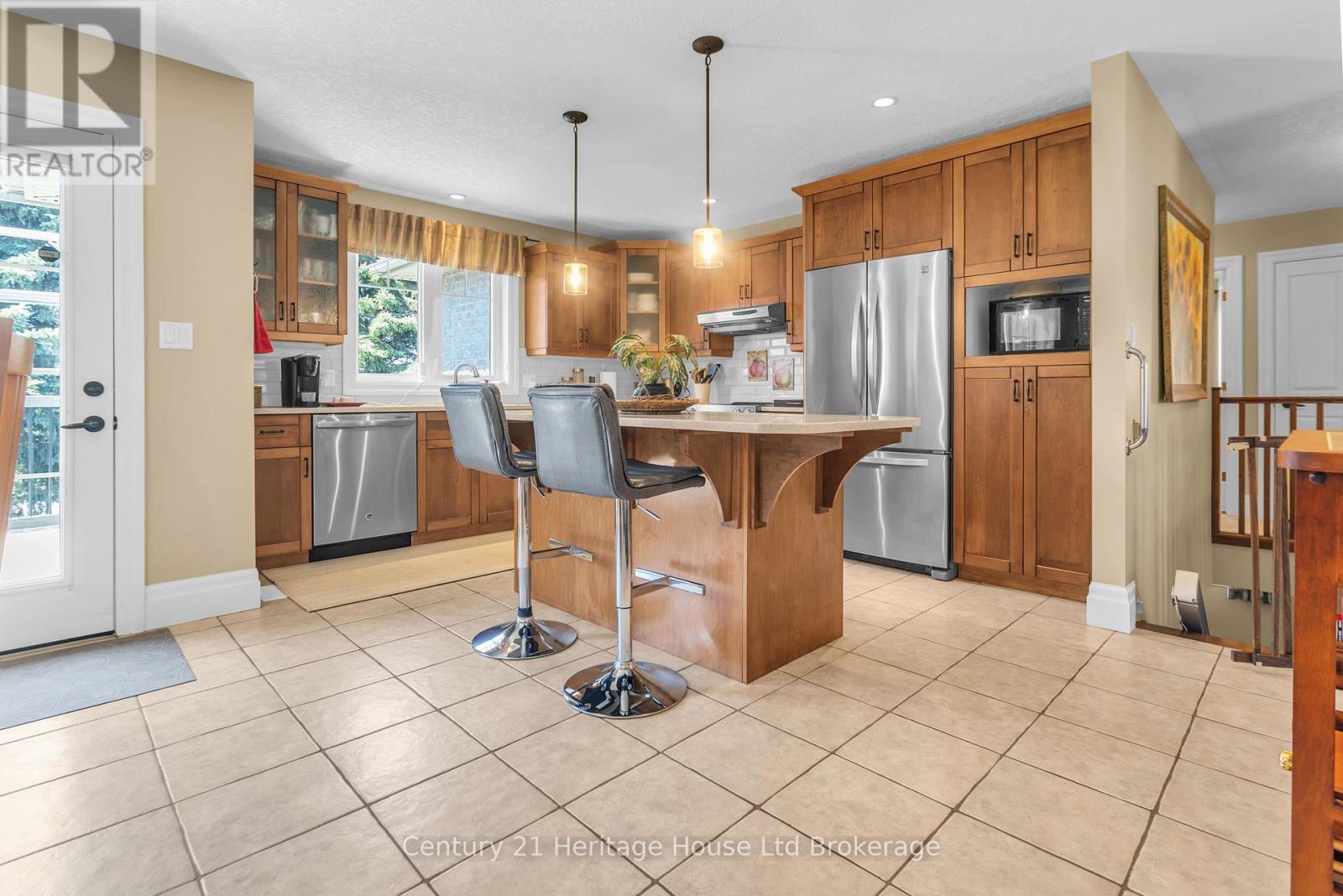 7 LYNDALE ROAD - 7