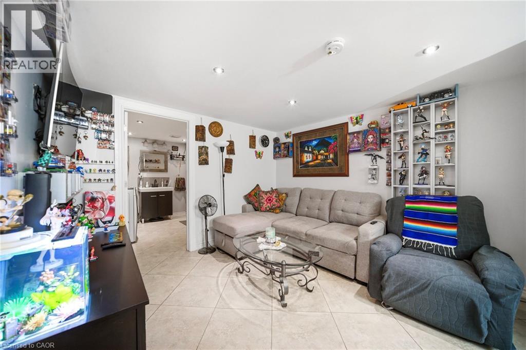 1403 SELKIRK Avenue - 14
