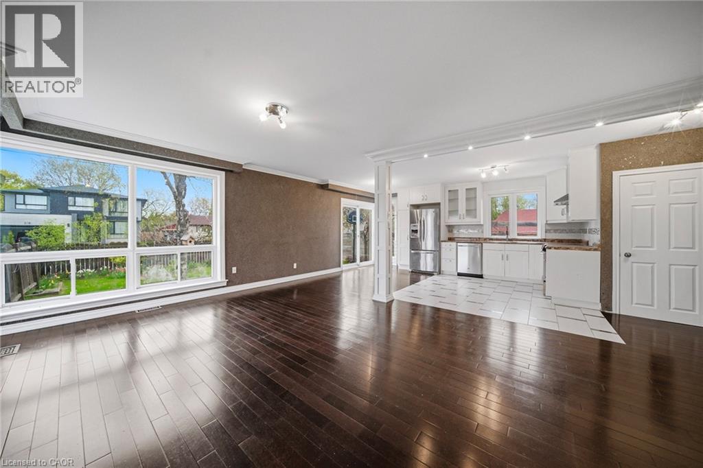 1403 SELKIRK Avenue, Oakville, Ontario, L6L2V5 — Photo 4