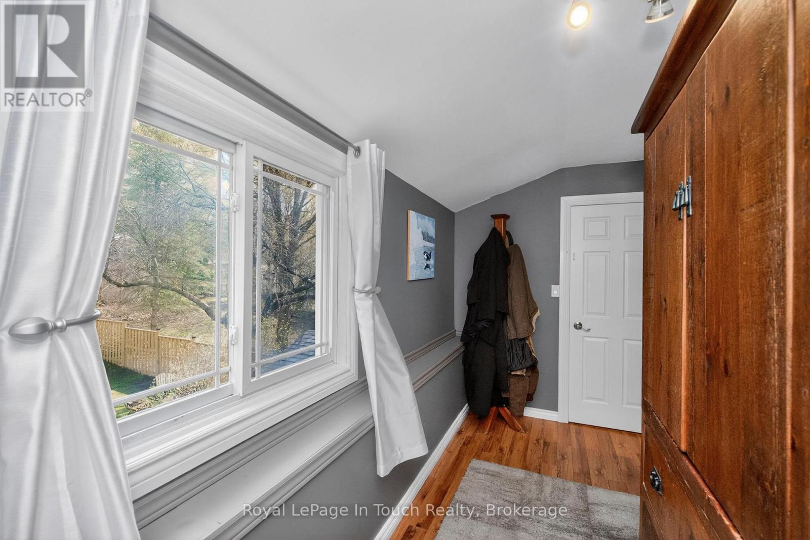 615 BAY STREET - 19