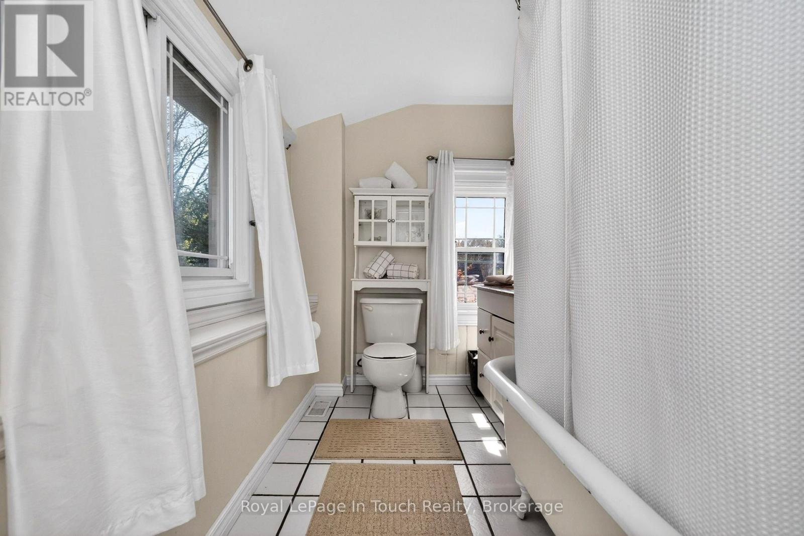 615 BAY STREET - 20
