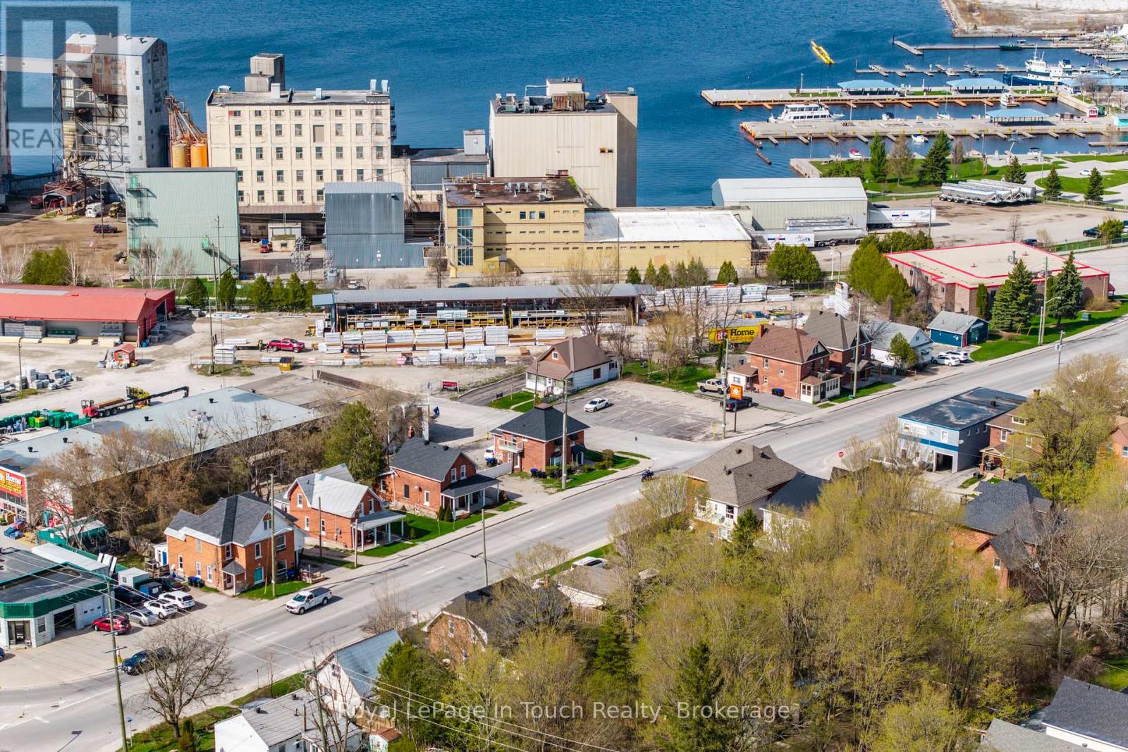 615 BAY STREET - 31