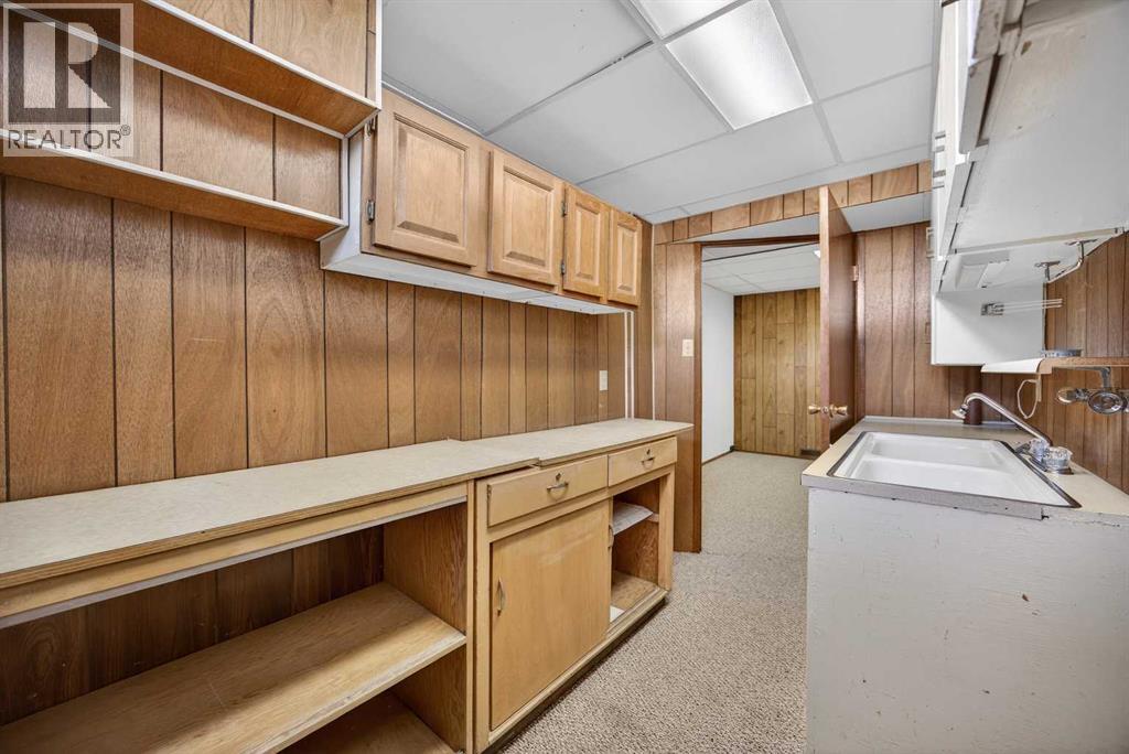 1124 31 Avenue NW - 42