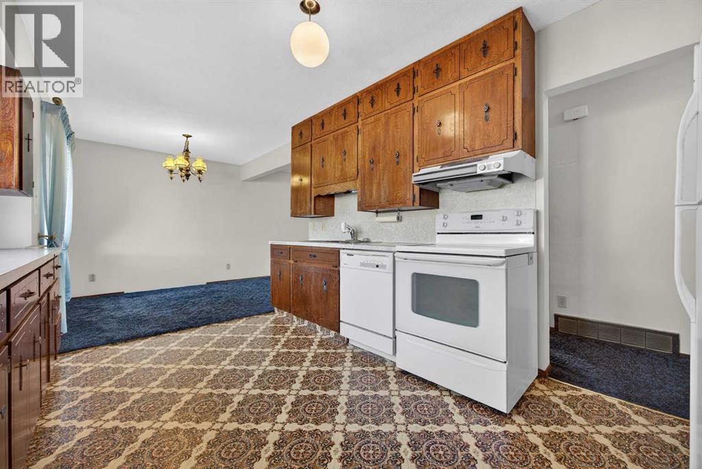 1124 31 Avenue NW - 14