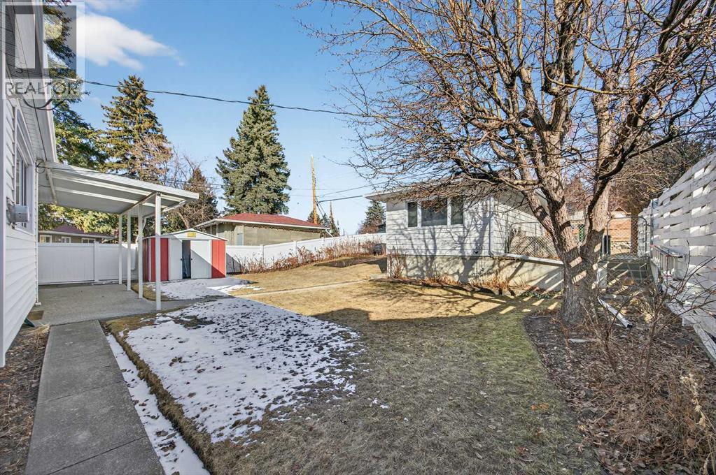 1124 31 Avenue NW - 44